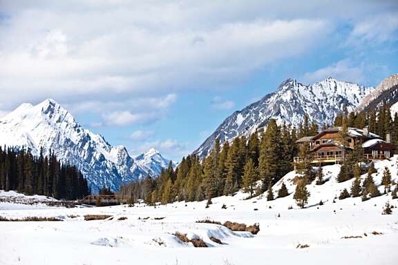 Mount Engadine Lodge perched over Moose Meadows